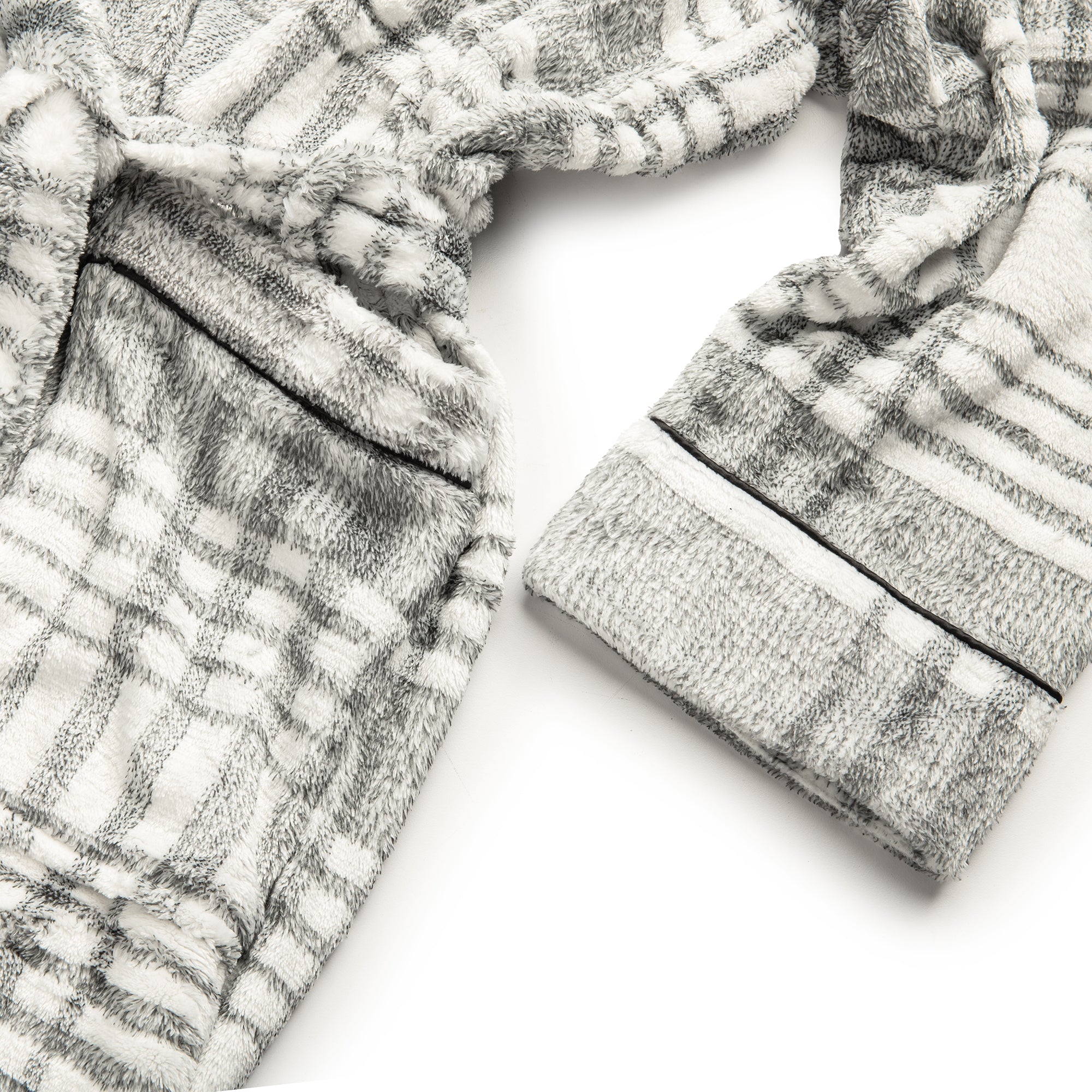 Plush Jumbo Plaid Robe in Grey